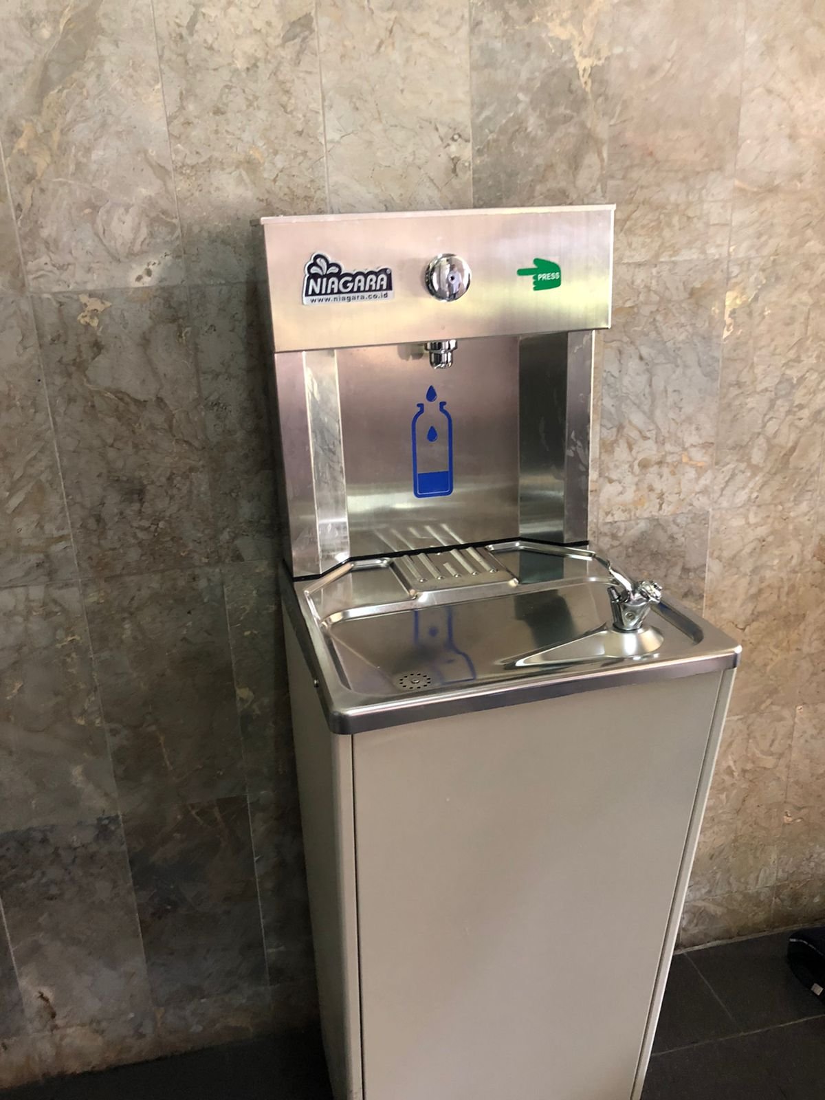 Niagara Drinking Fountain
UNG-618/UNG-619