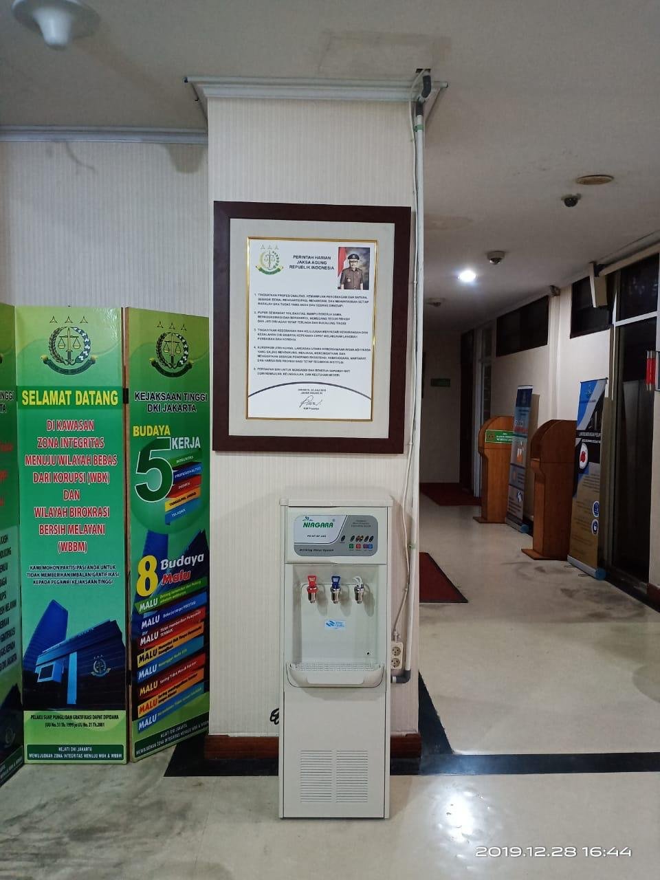 Niagara Drinking Machine UNG-163RO