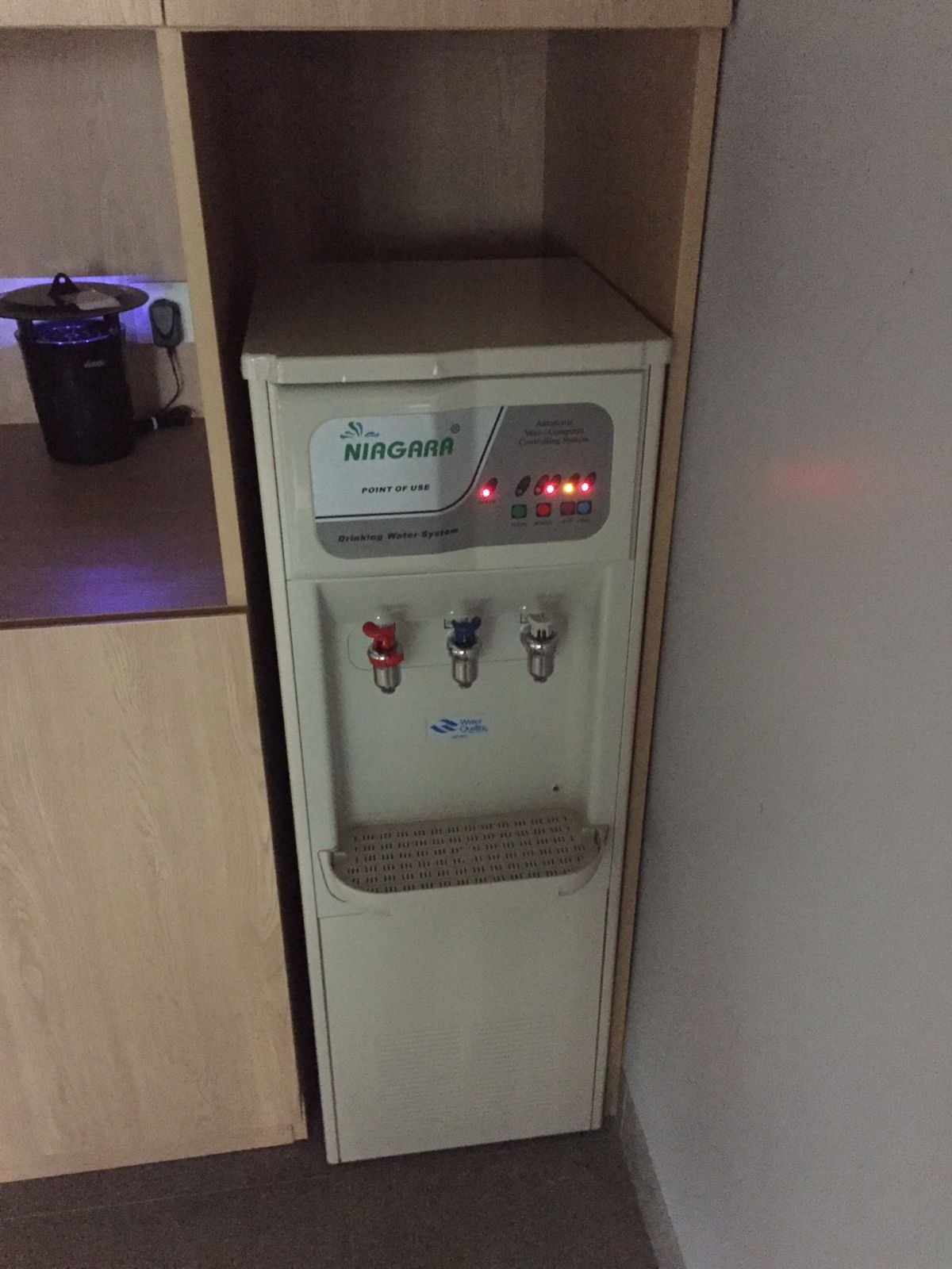 Niagara Drinking Machine UNG-163RO